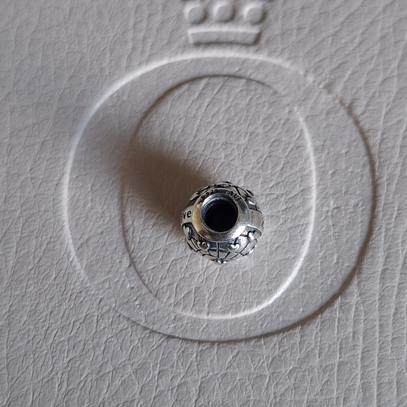 Pandora 2018 Club Charm with Diamond - Picture 10 of 11